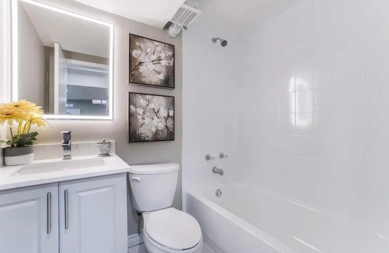 Luxury Homestay In Mississauga Near Square One Mall & Pearson Airport Екстериор снимка